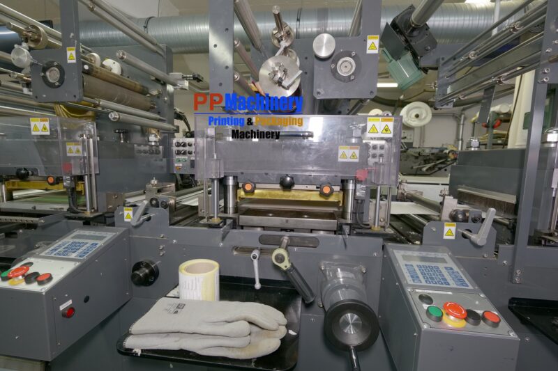 2020 Iwasaki TR 2 5 colours intermittent UV offset with 2 hotfoil units like new - label printing press - Image 10